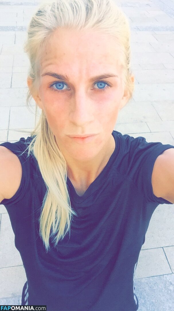 Sofia Jakobsson Nud Fotografie scursă #278