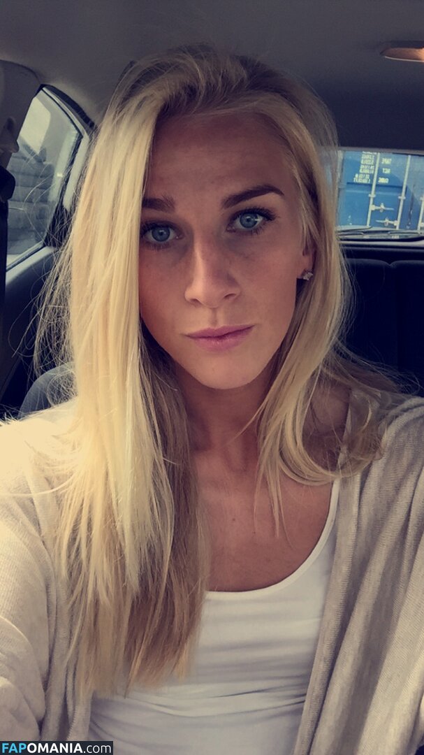 Sofia Jakobsson Nud Fotografie scursă #295