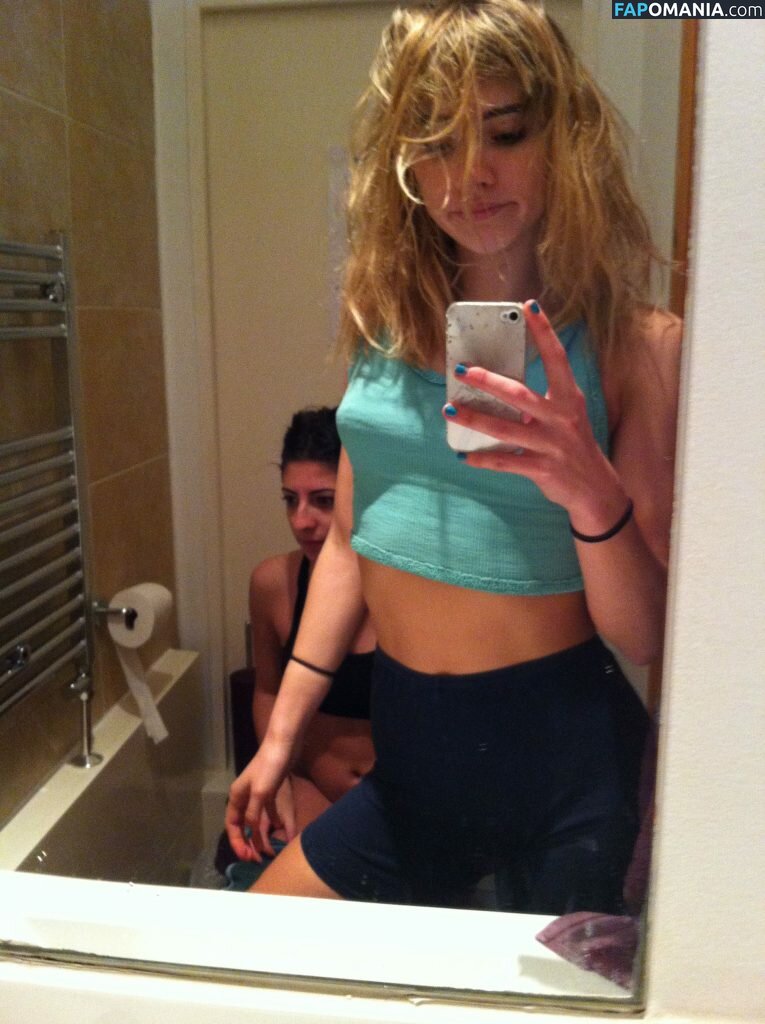 Suki Waterhouse Nud Fotografie scursă #46