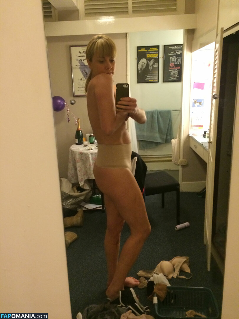 Tamzin Outhwaite Nud Fotografie scursă #9