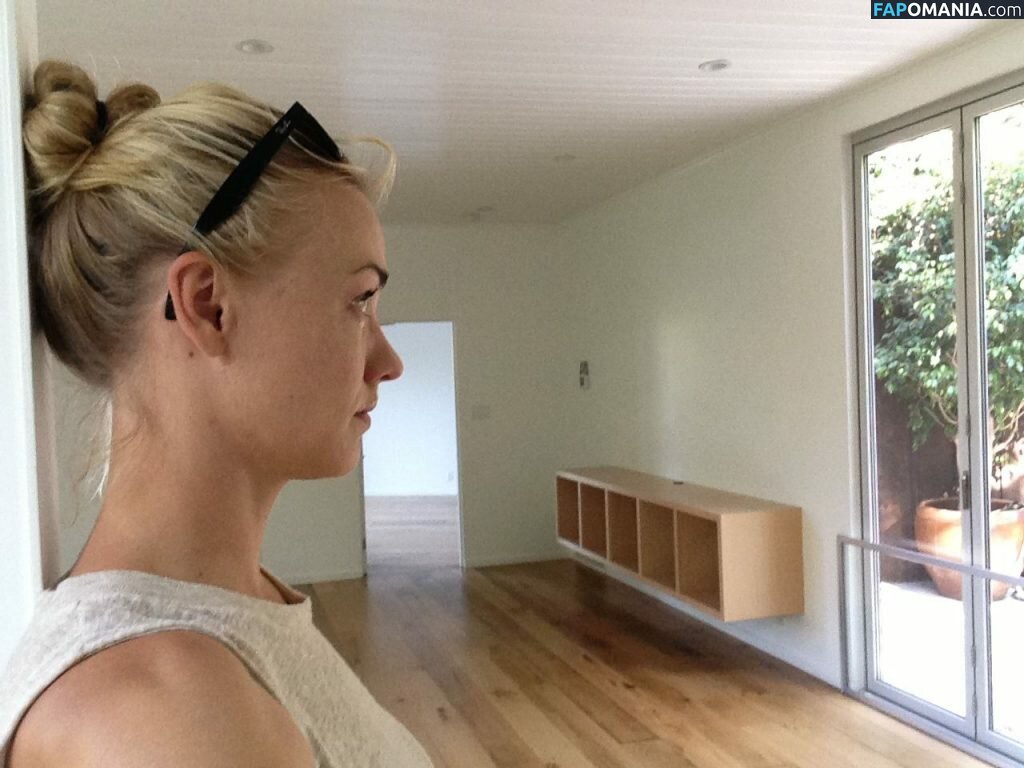 Yvonne Strahovski Nud Fotografie scursă #34