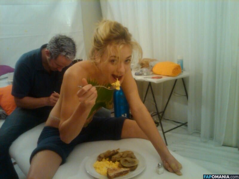 Yvonne Strahovski Nud Fotografie scursă #54