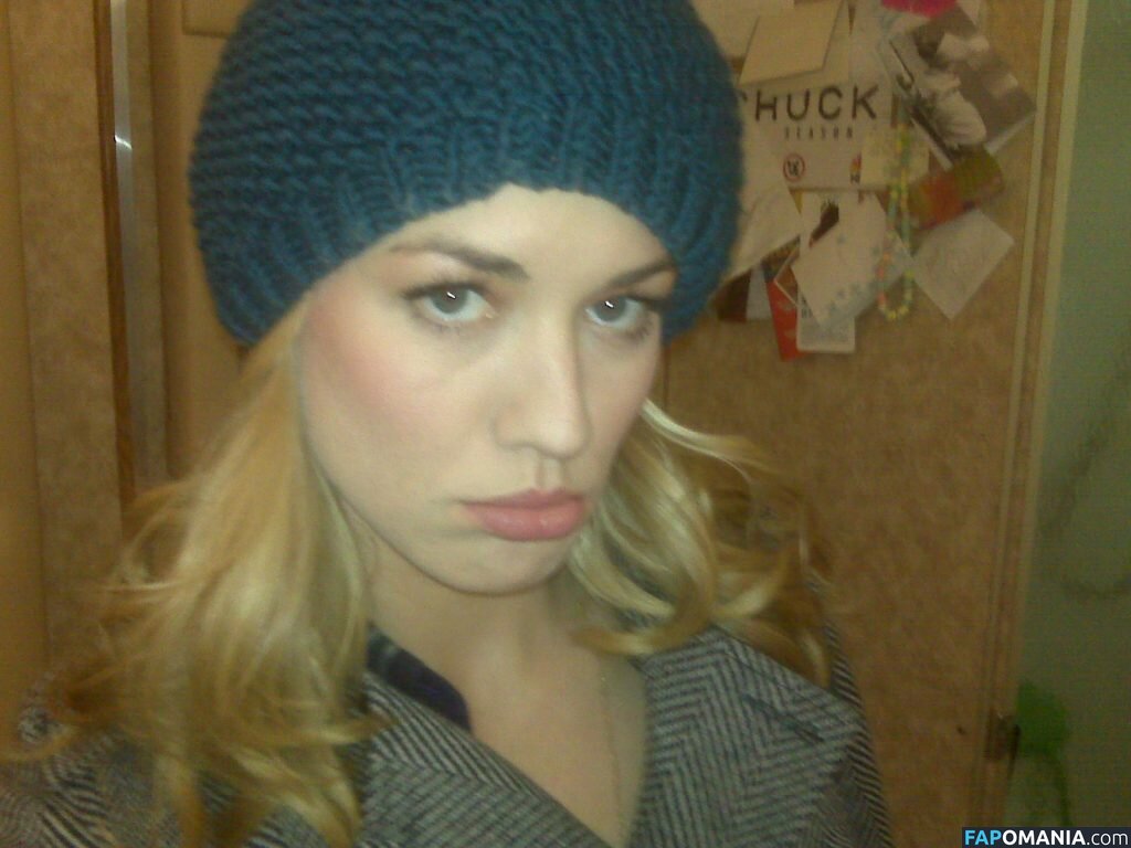 Yvonne Strahovski Nud Fotografie scursă #58