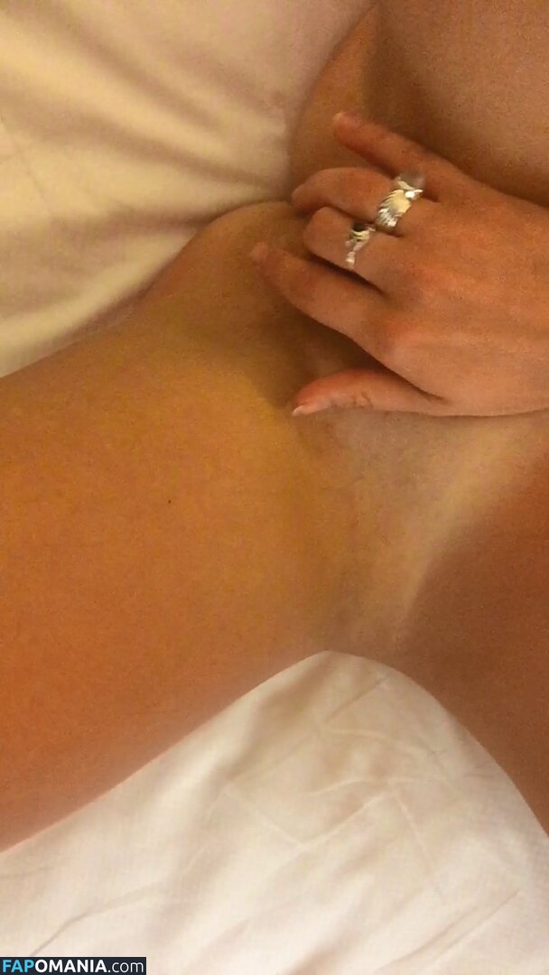 Zizi Strallen Nud Fotografie scursă #72