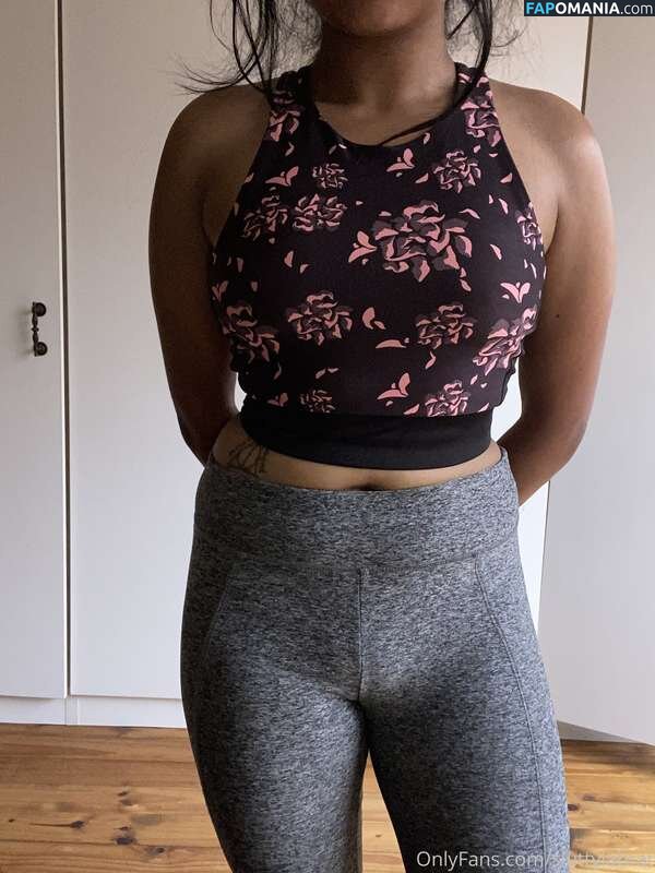 Adhana / sluttylabrat Nud OnlyFans  Fotografie scursă #8