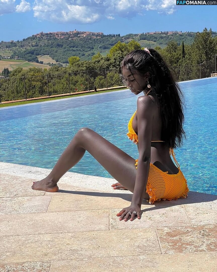 African Booty Meat / curvyandnatural Nud OnlyFans  Fotografie scursă #3