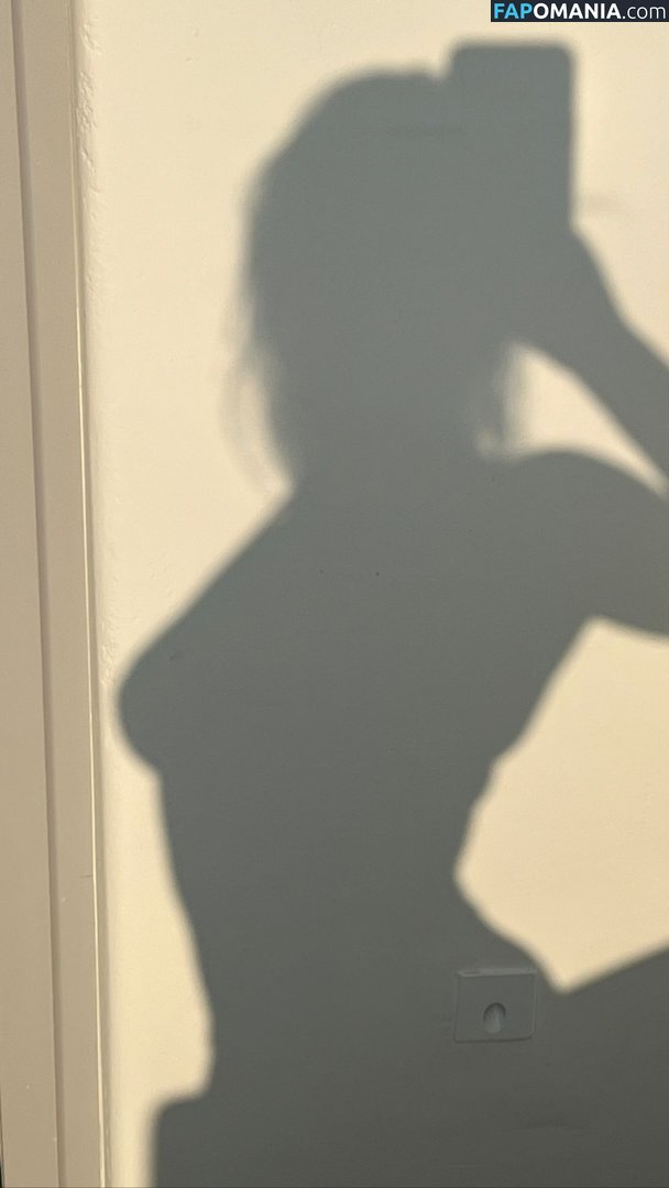 Alexandra Stan Nud Fotografie scursă #134