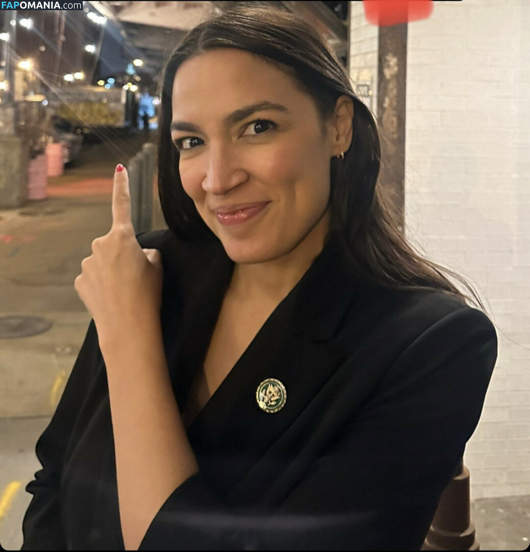 AOC / Alexandria Ocasio-Cortez Nud OnlyFans  Fotografie scursă #55