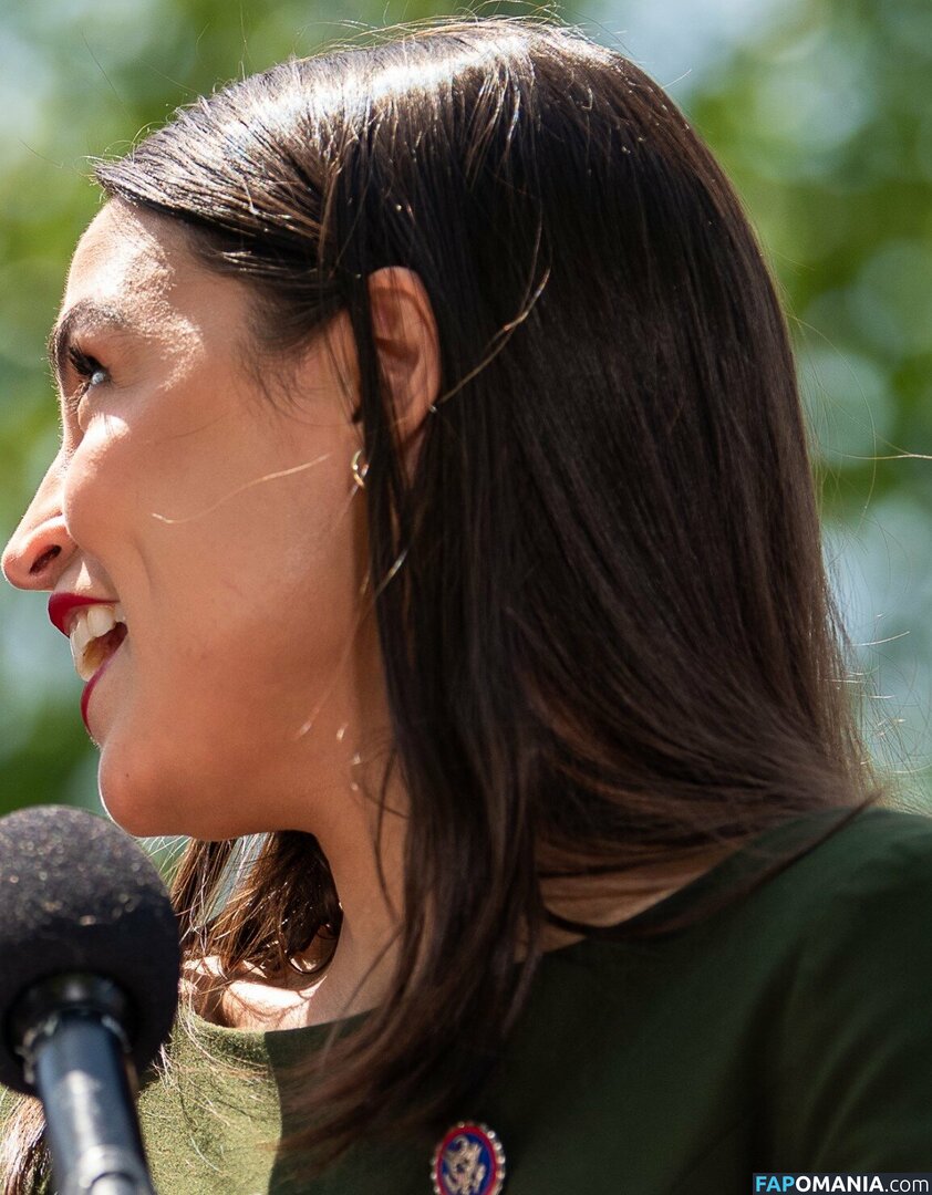 AOC / Alexandria Ocasio-Cortez Nud OnlyFans  Fotografie scursă #131