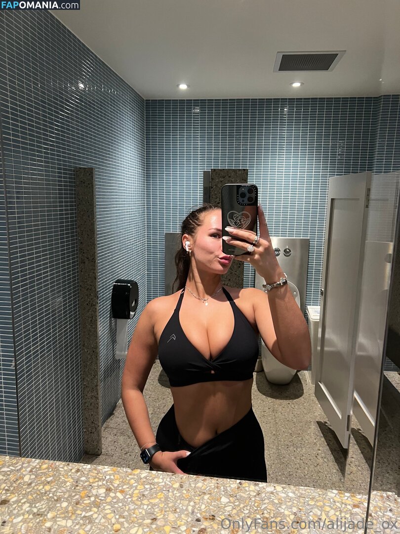 Ali Blakey / aliblakey / alijade_ox Nud OnlyFans  Fotografie scursă #14