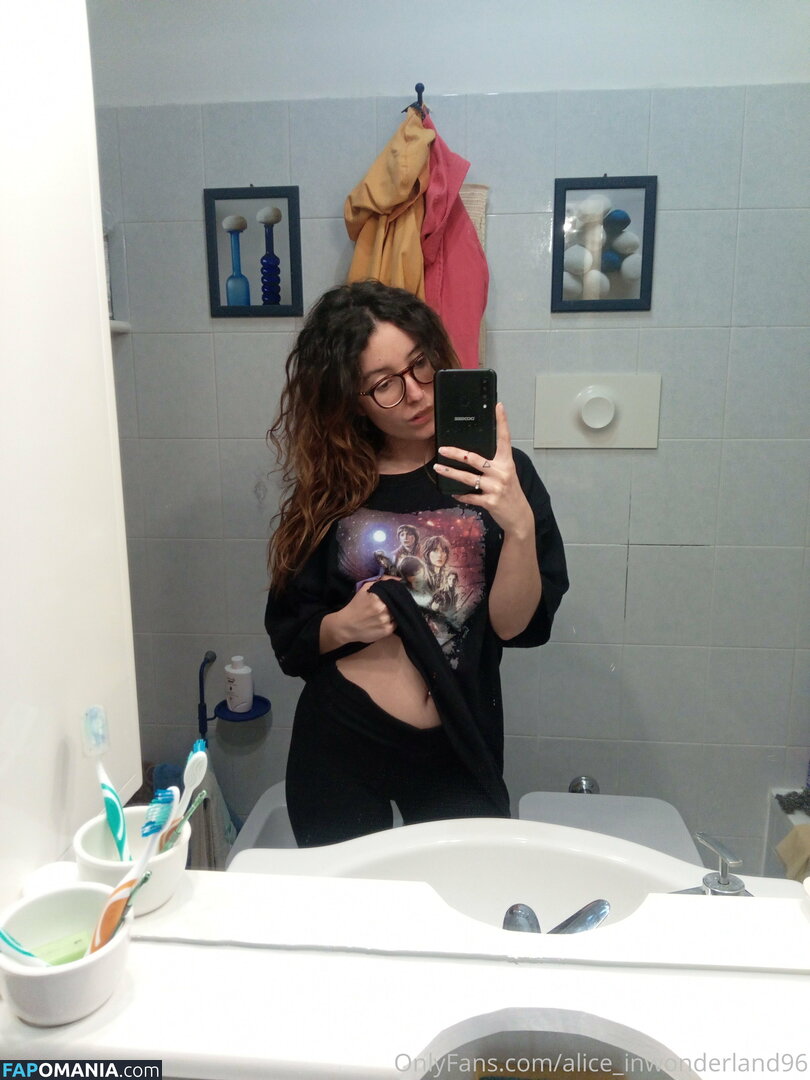 alice_inwonderland96 / aliceinwonderland_96 Nud OnlyFans  Fotografie scursă #29