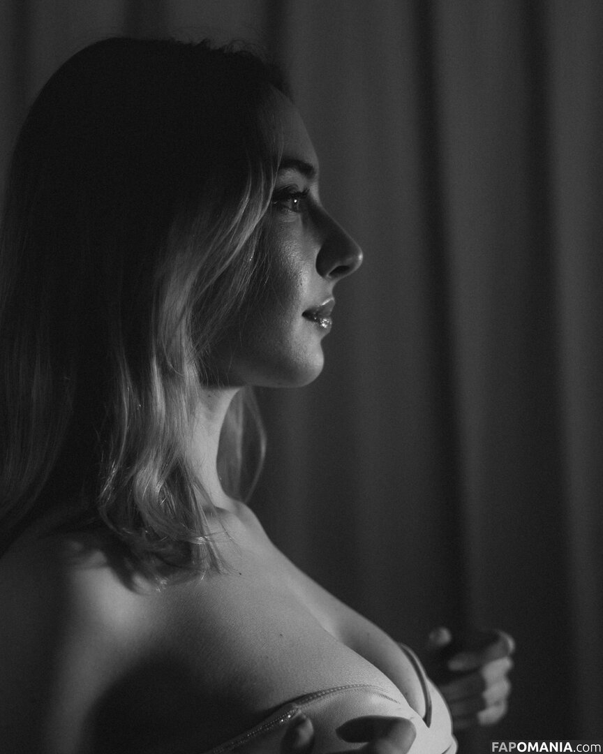 Alissa Strekozova / alissaofficial_ Nud OnlyFans  Fotografie scursă #5