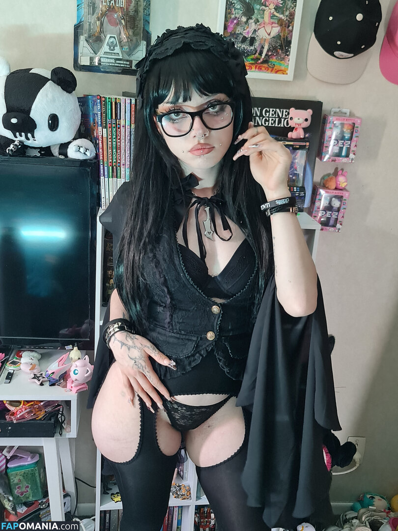 +:｡.ruby ʚ ♡ ɞ ⋆ ✧.｡ / allmyheartbear / myarykerx / usakumyawhore / usakyumawhore Nud OnlyFans  Fotografie scursă #1