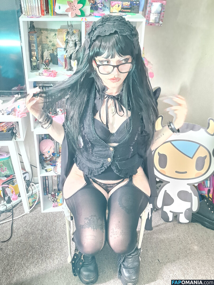 +:｡.ruby ʚ ♡ ɞ ⋆ ✧.｡ / allmyheartbear / myarykerx / usakumyawhore / usakyumawhore Nud OnlyFans  Fotografie scursă #6
