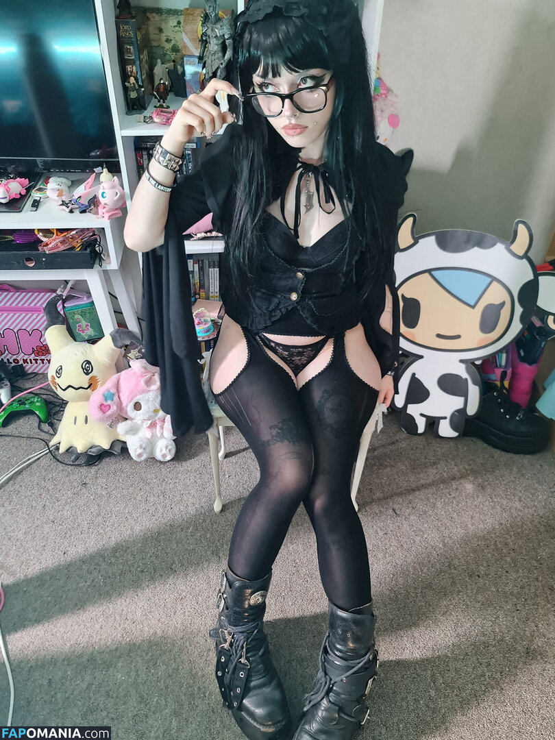 +:｡.ruby ʚ ♡ ɞ ⋆ ✧.｡ / allmyheartbear / myarykerx / usakumyawhore / usakyumawhore Nud OnlyFans  Fotografie scursă #8