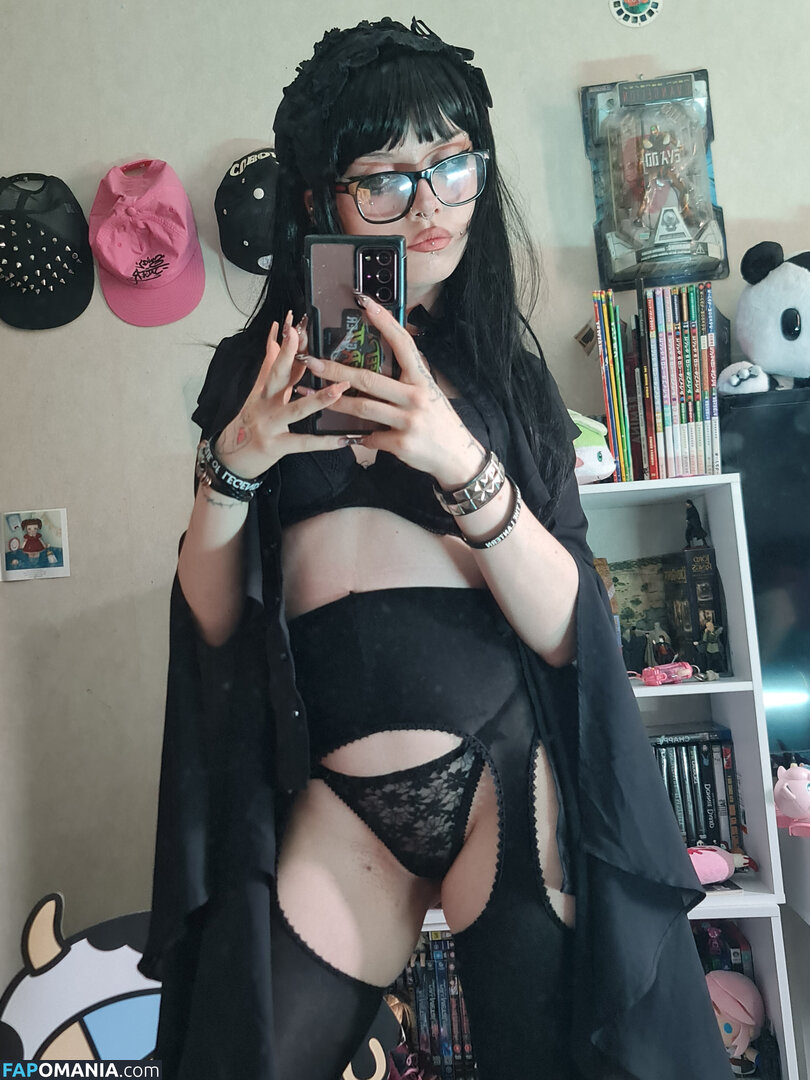 +:｡.ruby ʚ ♡ ɞ ⋆ ✧.｡ / allmyheartbear / myarykerx / usakumyawhore / usakyumawhore Nud OnlyFans  Fotografie scursă #13