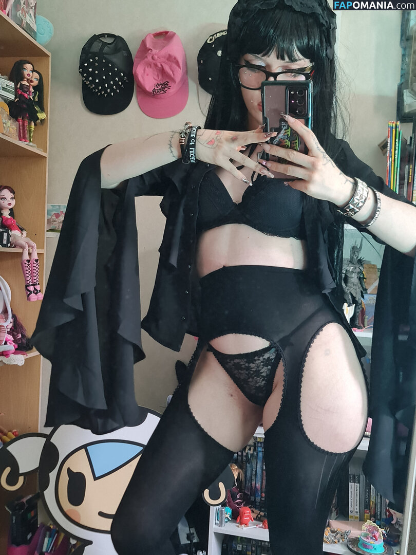 +:｡.ruby ʚ ♡ ɞ ⋆ ✧.｡ / allmyheartbear / myarykerx / usakumyawhore / usakyumawhore Nud OnlyFans  Fotografie scursă #16