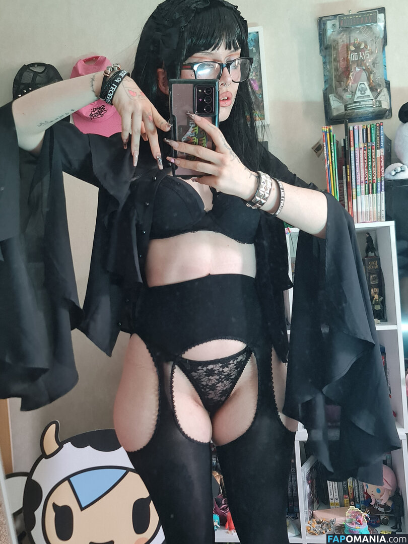 +:｡.ruby ʚ ♡ ɞ ⋆ ✧.｡ / allmyheartbear / myarykerx / usakumyawhore / usakyumawhore Nud OnlyFans  Fotografie scursă #20