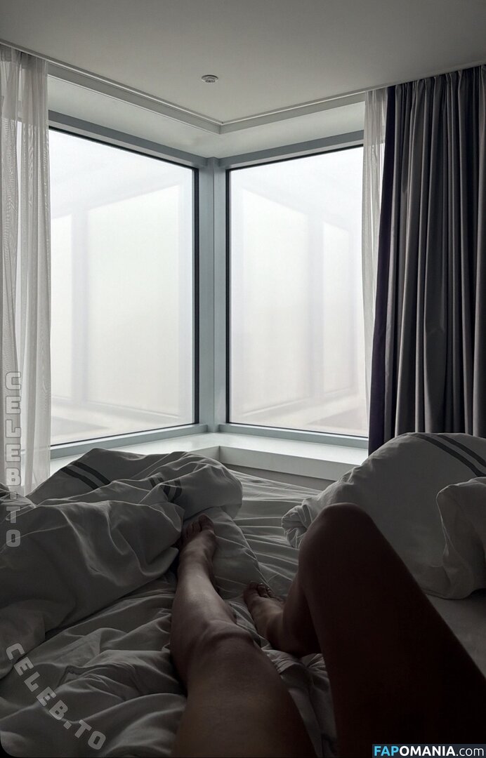 Almira Azemi / almira.azz / almirra.az Nud OnlyFans  Fotografie scursă #10