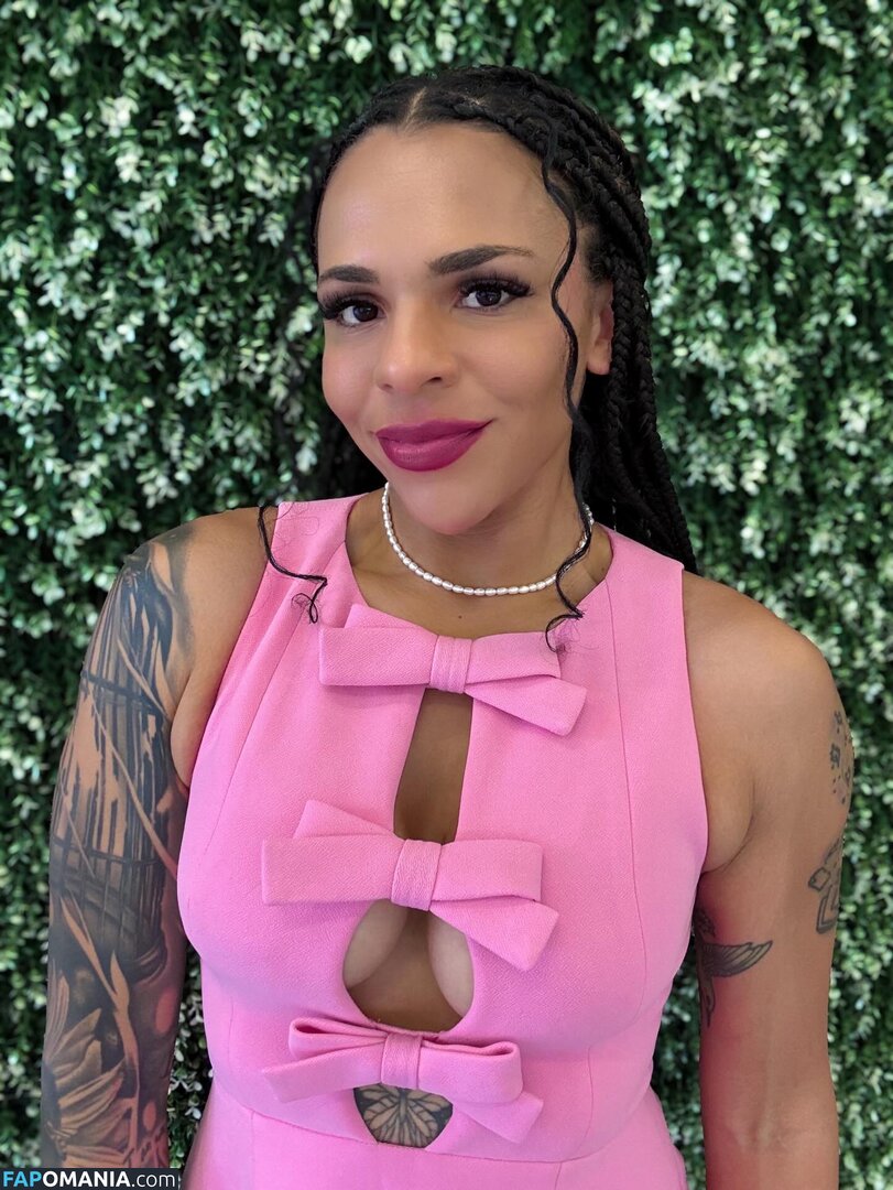 Amber Reacts / amber walker / ambercharity5 Nud OnlyFans  Fotografie scursă #11