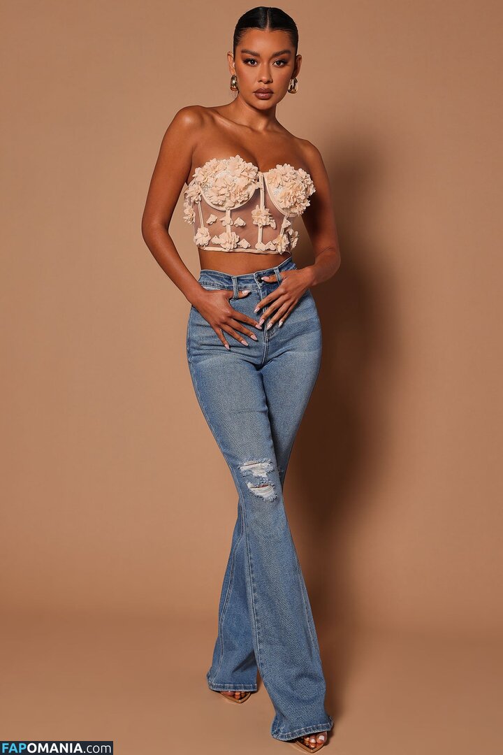 Amelia Rose Nud OnlyFans  Fotografie scursă #2