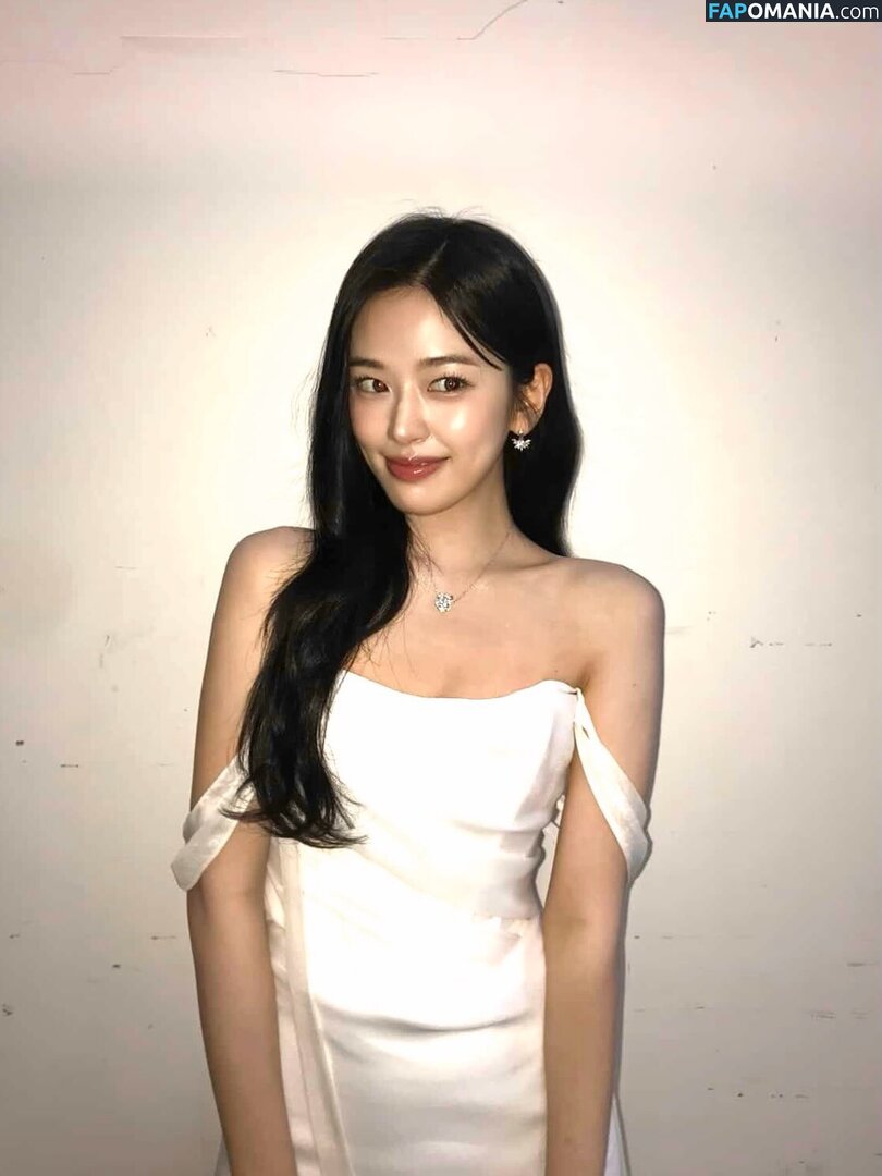 An IVE / An Yujin 안유진 | / _yujin_an Nud OnlyFans  Fotografie scursă #29