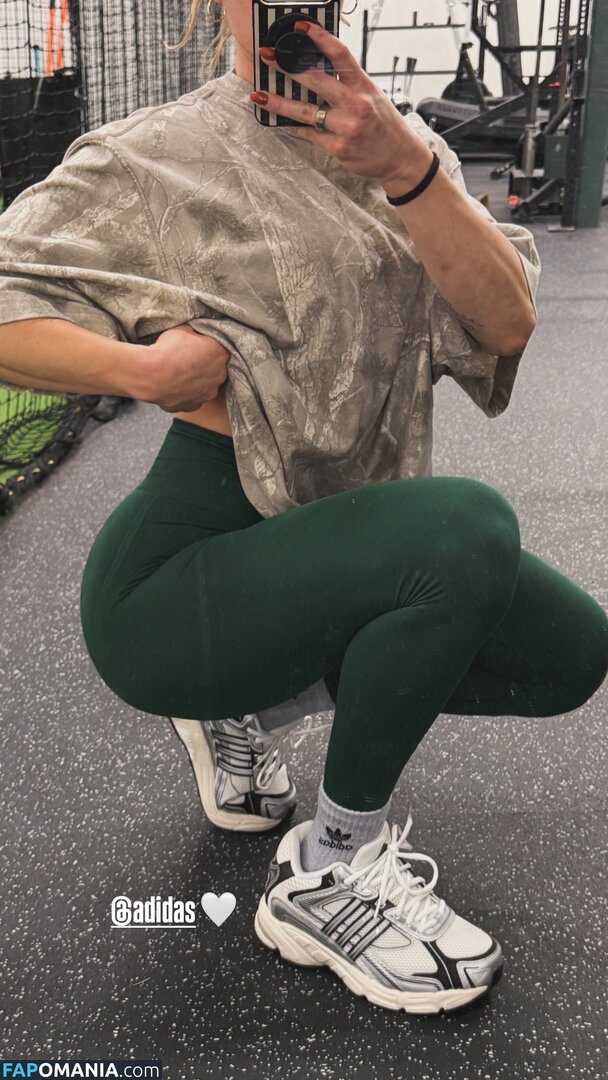 Ana Bruni / anabruni.softball / thesoftballchic Nud OnlyFans  Fotografie scursă #4