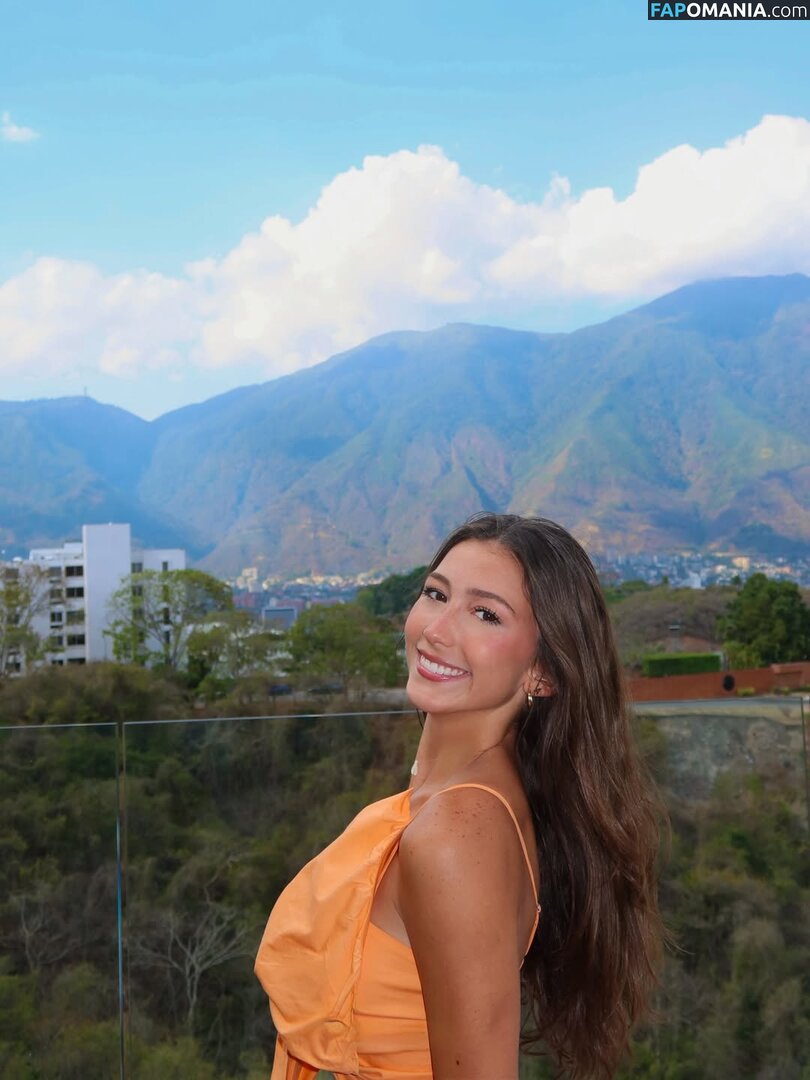 Ana Pacella / Anabarbara1108 / anachuii Nud OnlyFans  Fotografie scursă #4