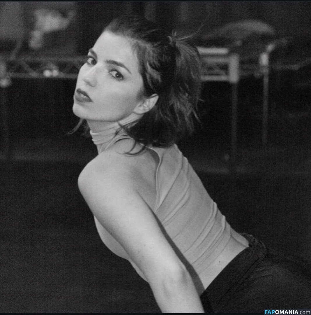 Angela Trimbur / angelatrimbur / angelatrimburdance Nud OnlyFans  Fotografie scursă #16
