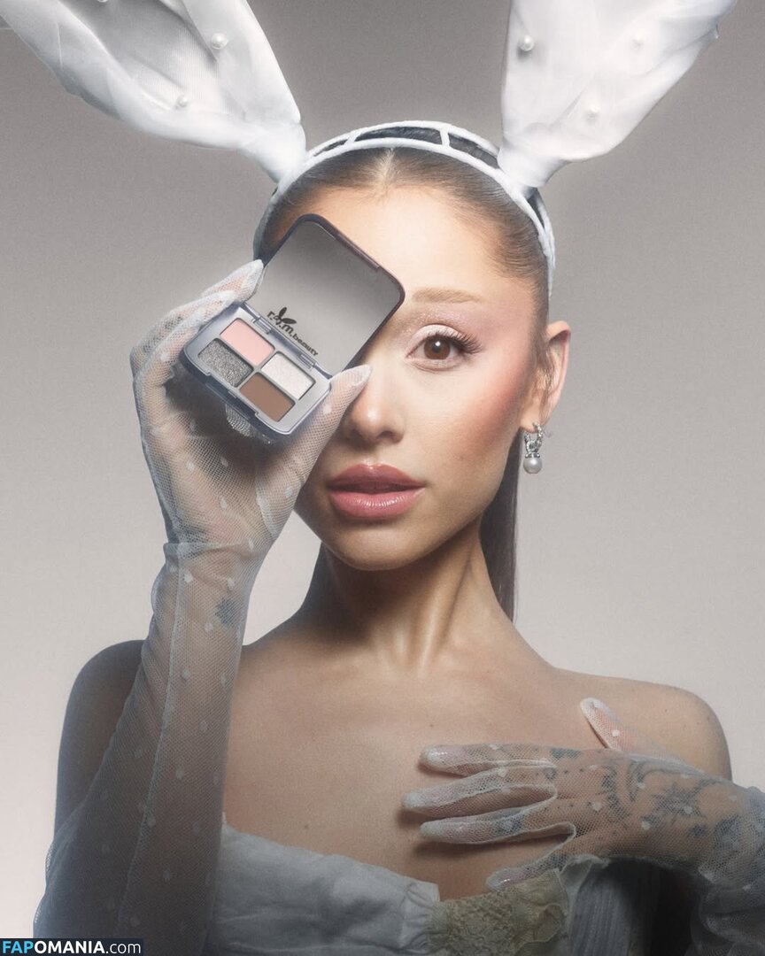 Ariana Grande / arianagrande Nud OnlyFans  Fotografie scursă #6