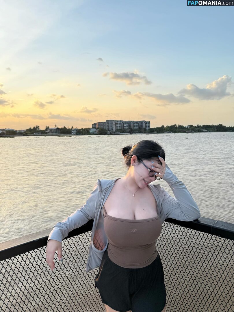 asiasharkyx.ig Nud OnlyFans  Fotografie scursă #2