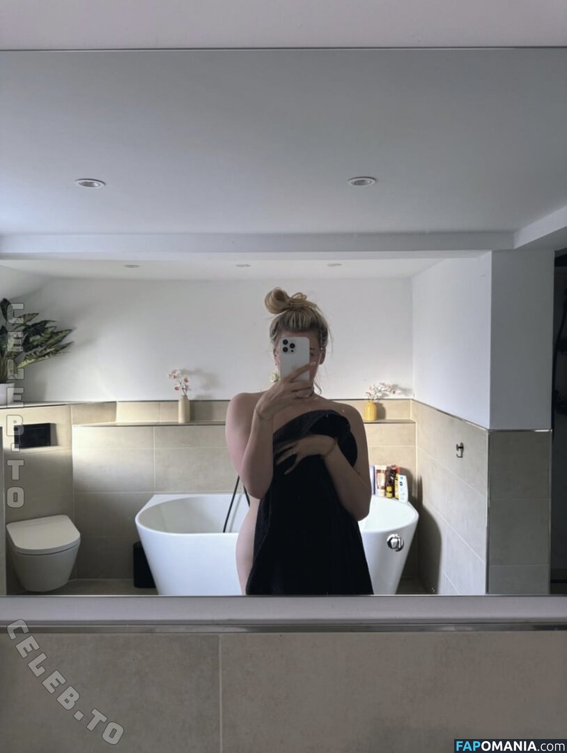 ASMR Janina / ASMRJaninaa / asmrjanina / https: Nud OnlyFans  Fotografie scursă #31
