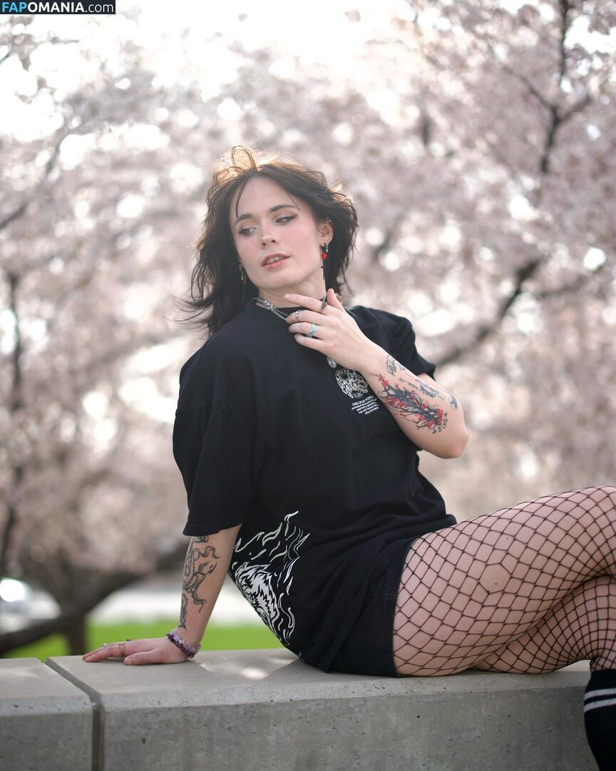 Athena Grimes / athena.grimes_ / athena__grimes / athena_grimes / athenagrimes Nud OnlyFans  Fotografie scursă #8