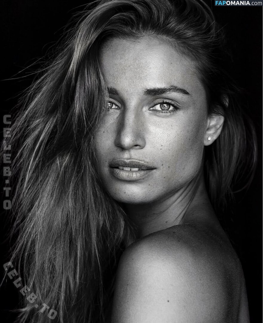 Aude-Jane Deville / audejanedeville / audejanedvll Nud OnlyFans  Fotografie scursă #3