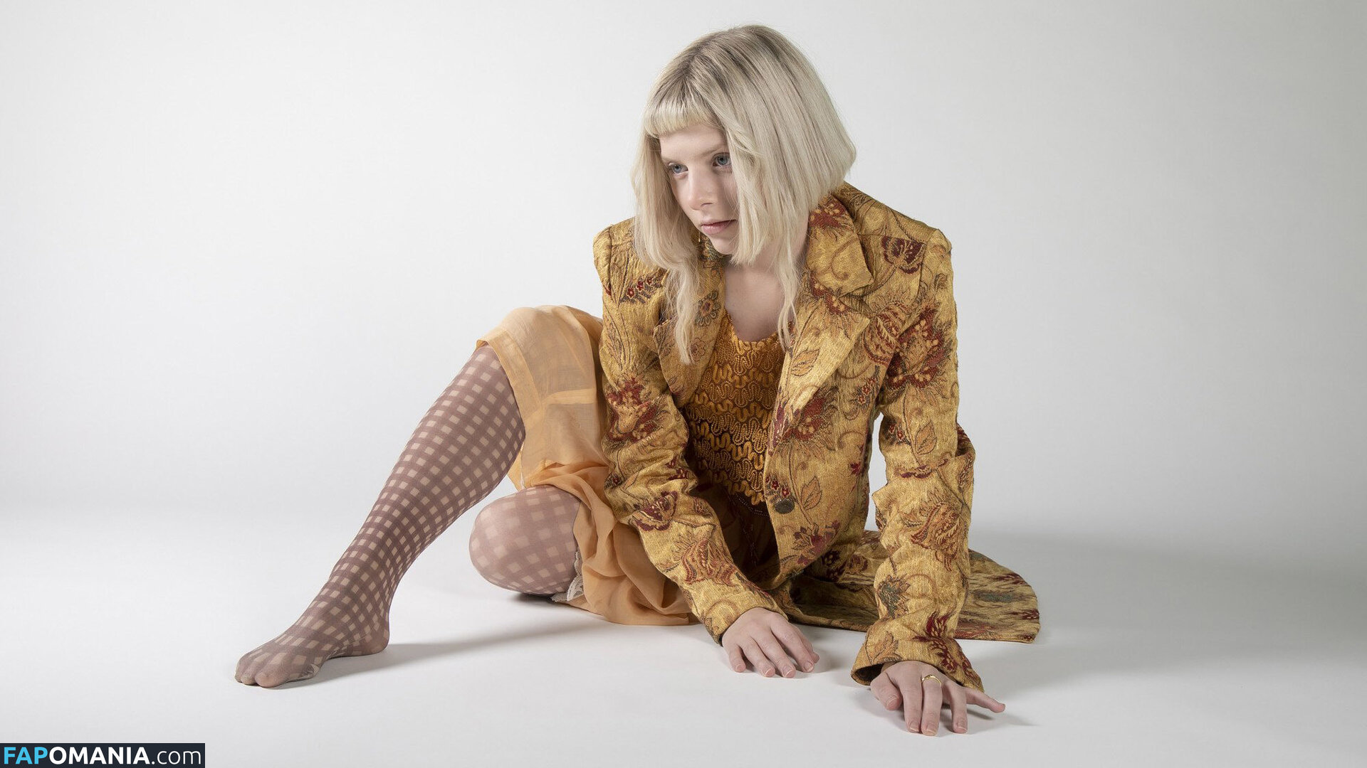 Aurora Aksnes / auroramusic / singer Nud OnlyFans  Fotografie scursă #237
