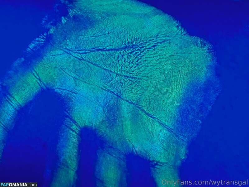 Aurora / aurora.baker / https: / wytransgal Nud OnlyFans  Fotografie scursă #84