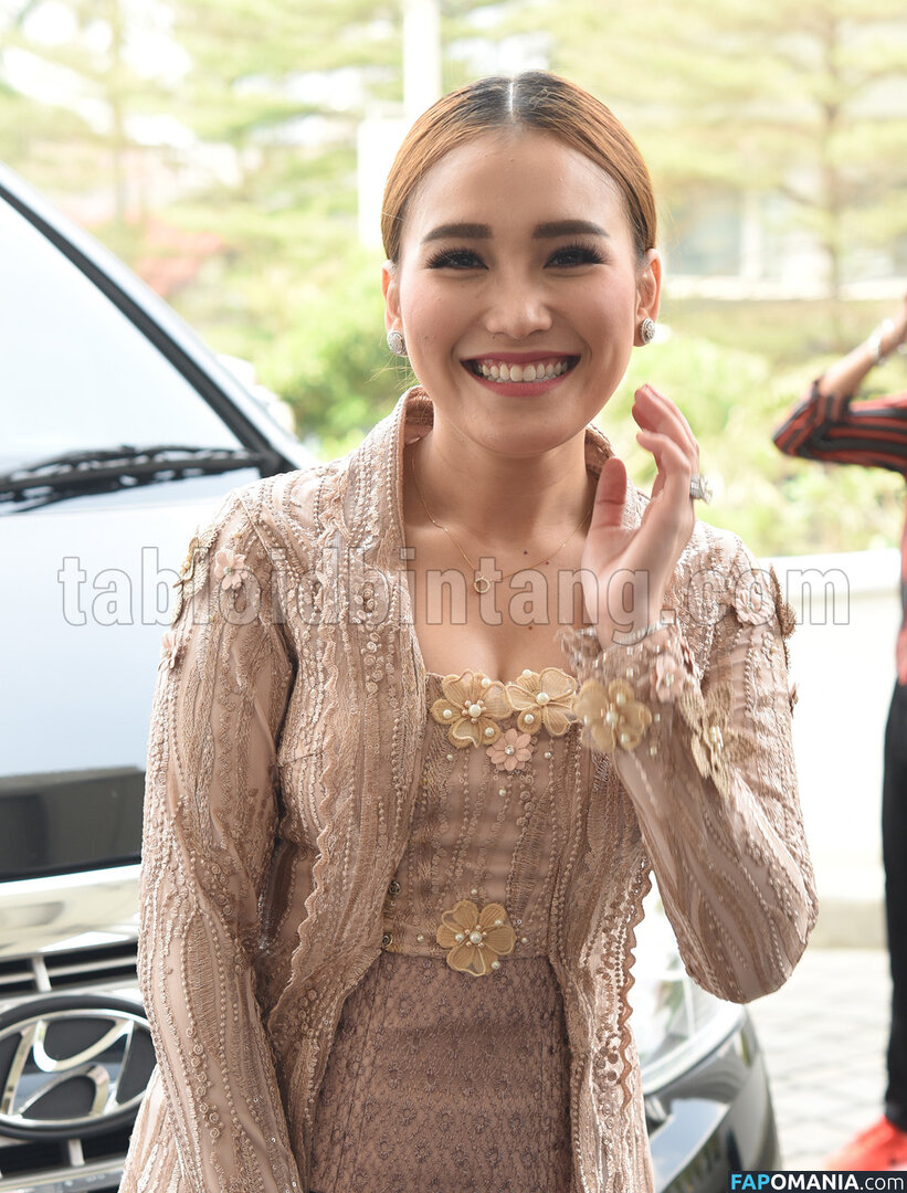 Ayu Tingting Nud OnlyFans  Fotografie scursă #6
