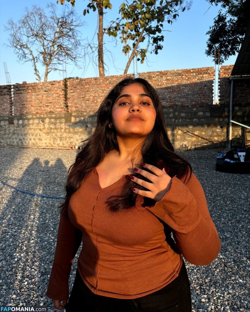 ayushi bhardwaj / ayushi_bhardwajj Nud OnlyFans  Fotografie scursă #1