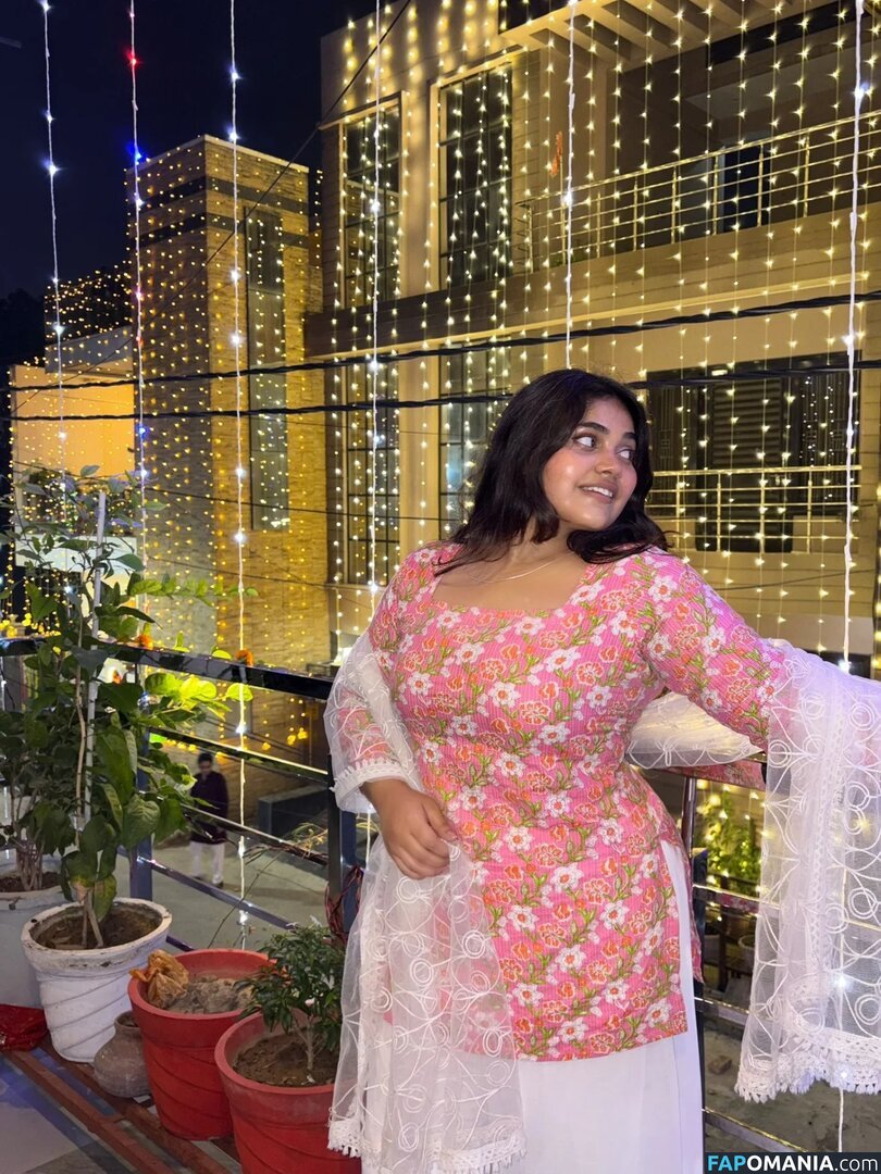 ayushi bhardwaj / ayushi_bhardwajj Nud OnlyFans  Fotografie scursă #3