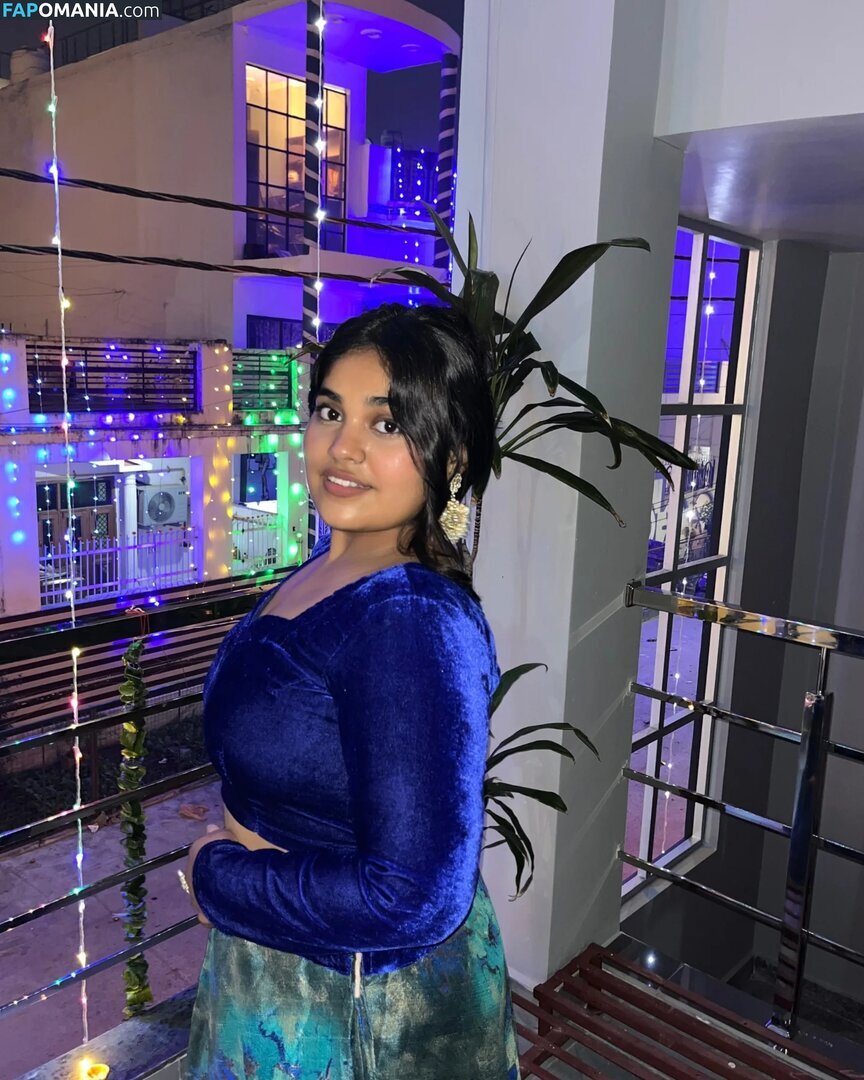 ayushi bhardwaj / ayushi_bhardwajj Nud OnlyFans  Fotografie scursă #14
