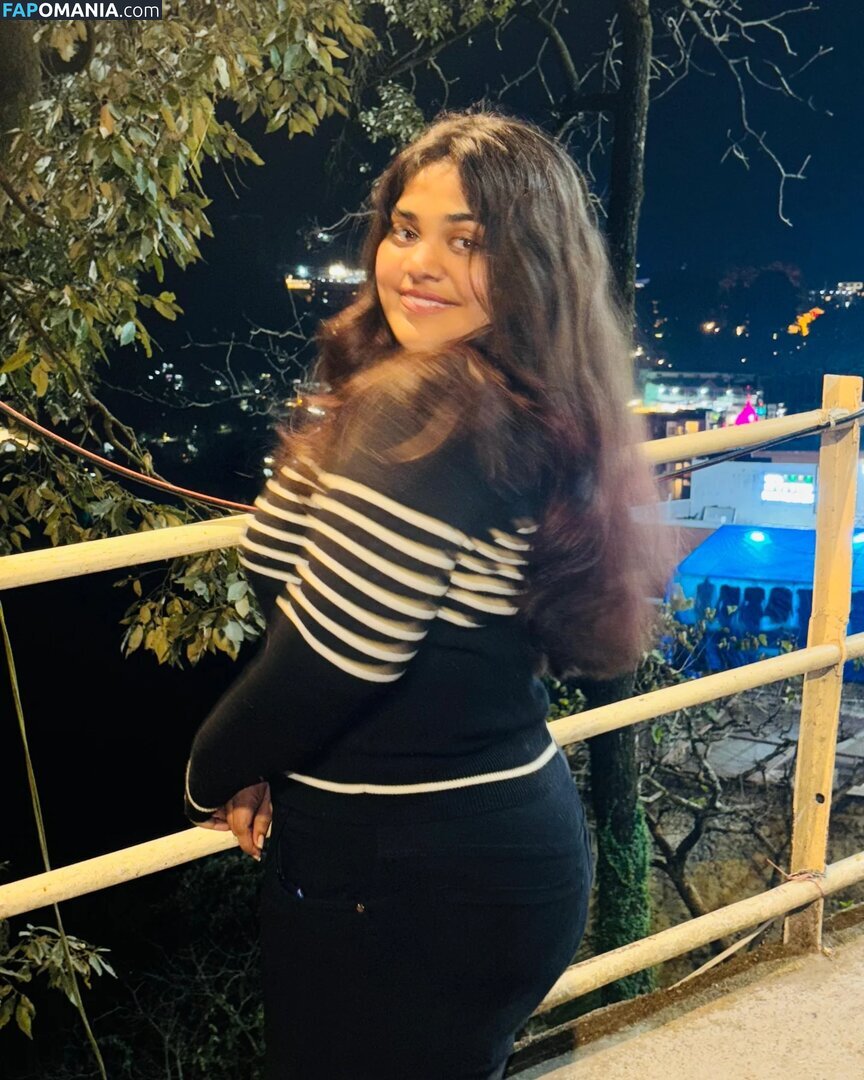 ayushi bhardwaj / ayushi_bhardwajj Nud OnlyFans  Fotografie scursă #15