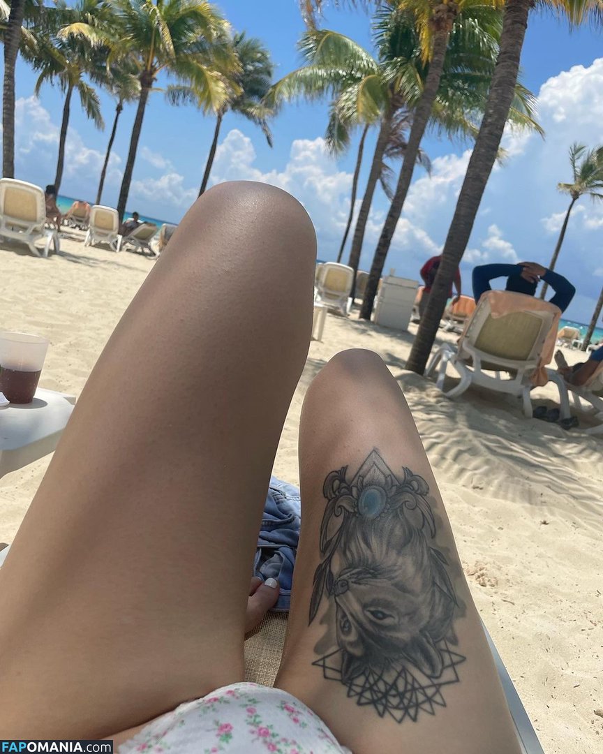 babykae / babykae24 / babykaex / kaebabyxo / love.baby.kae Nud OnlyFans  Fotografie scursă #10