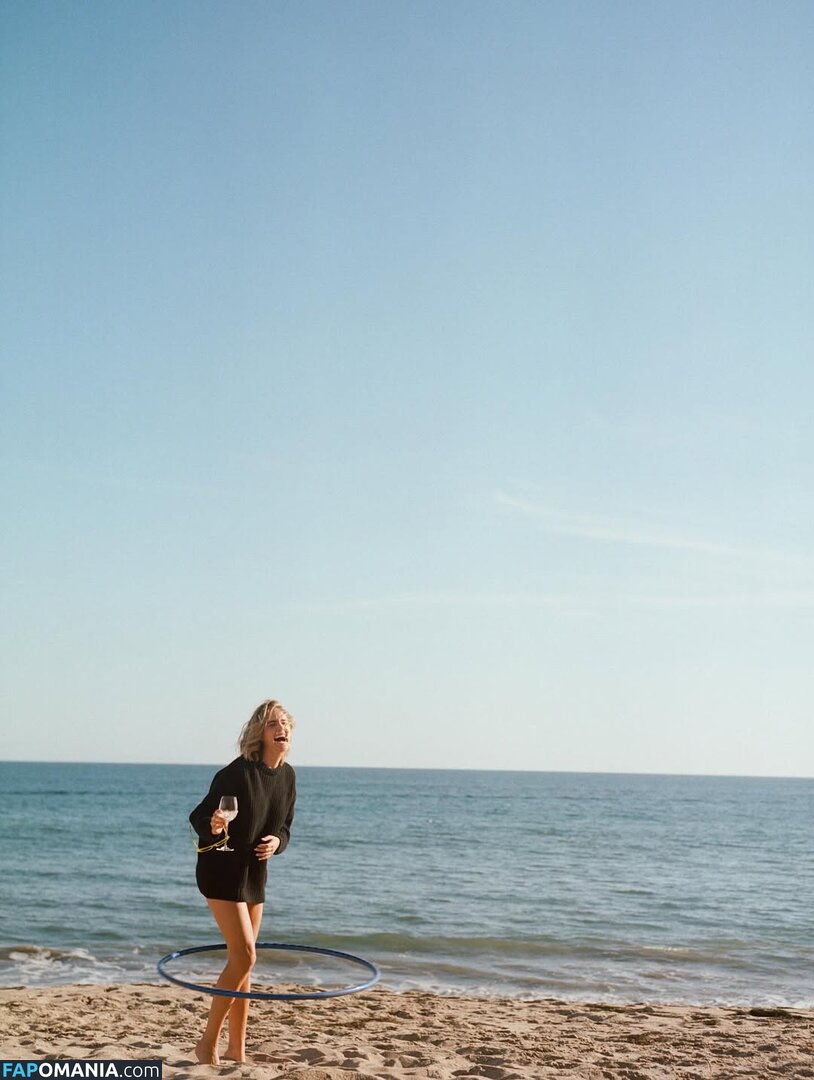 Bailee Madison / baileemadison / bailey_madis0n Nud OnlyFans  Fotografie scursă #3