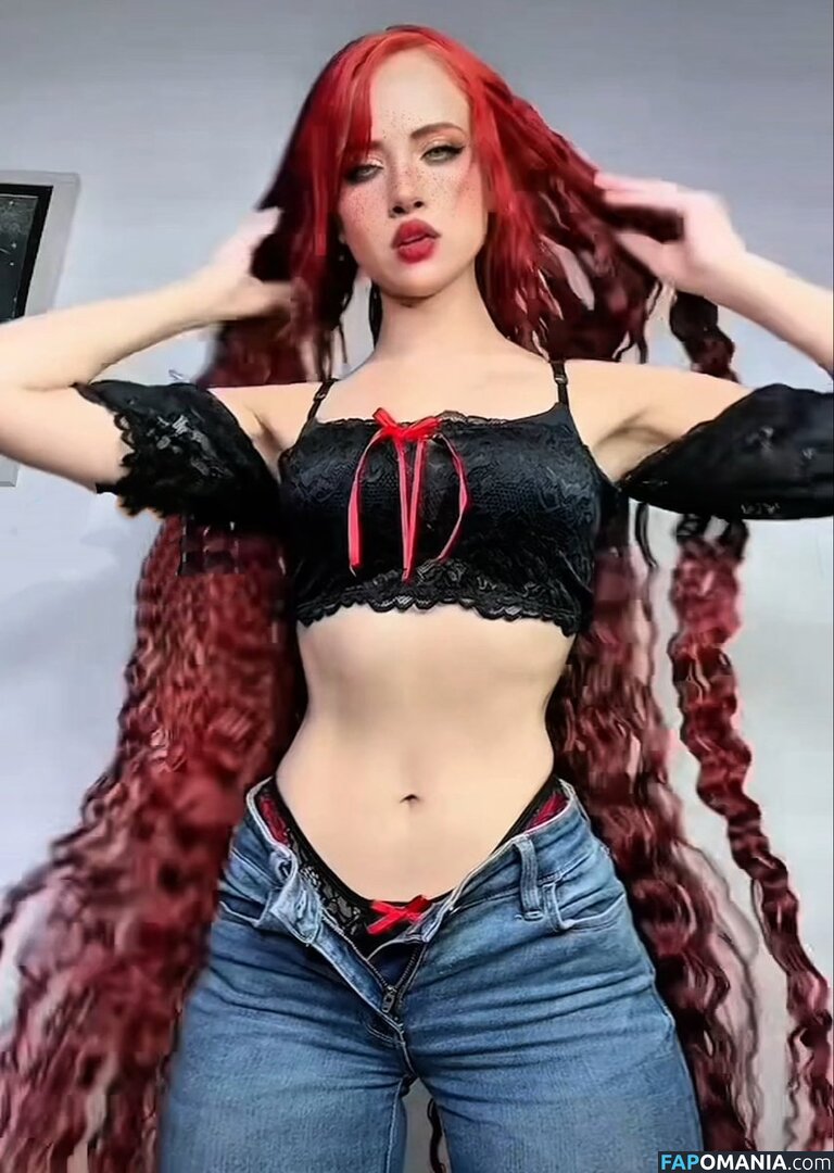 Bella Dueñas Nud OnlyFans  Fotografie scursă #1