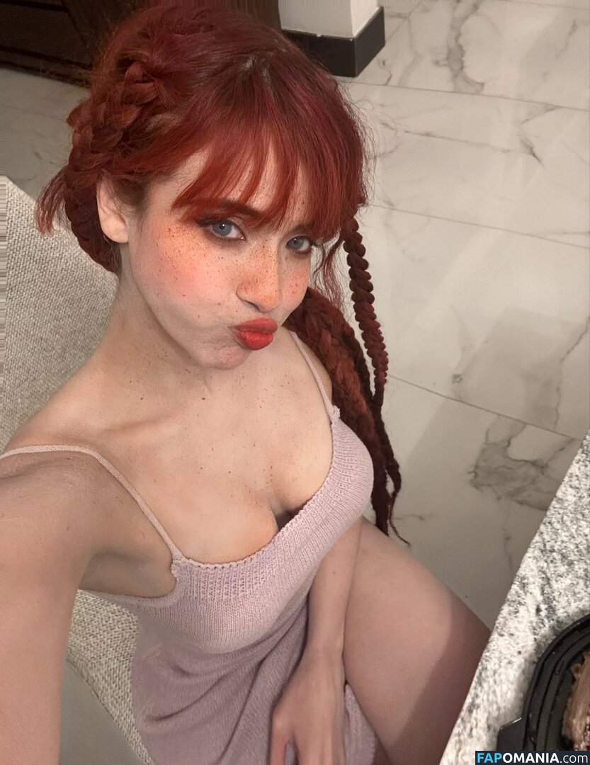 Bella Dueñas Nud OnlyFans  Fotografie scursă #2