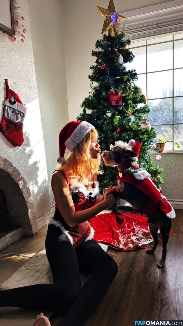 Aquentine / Bessy Q / Final Girlz / Justa Queen / Quynh Văn / _bessy.q_ Nud OnlyFans  Fotografie scursă #14