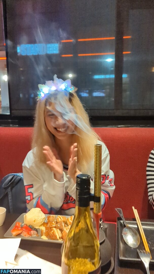 Aquentine / Bessy Q / Final Girlz / Justa Queen / Quynh Văn / _bessy.q_ Nud OnlyFans  Fotografie scursă #29