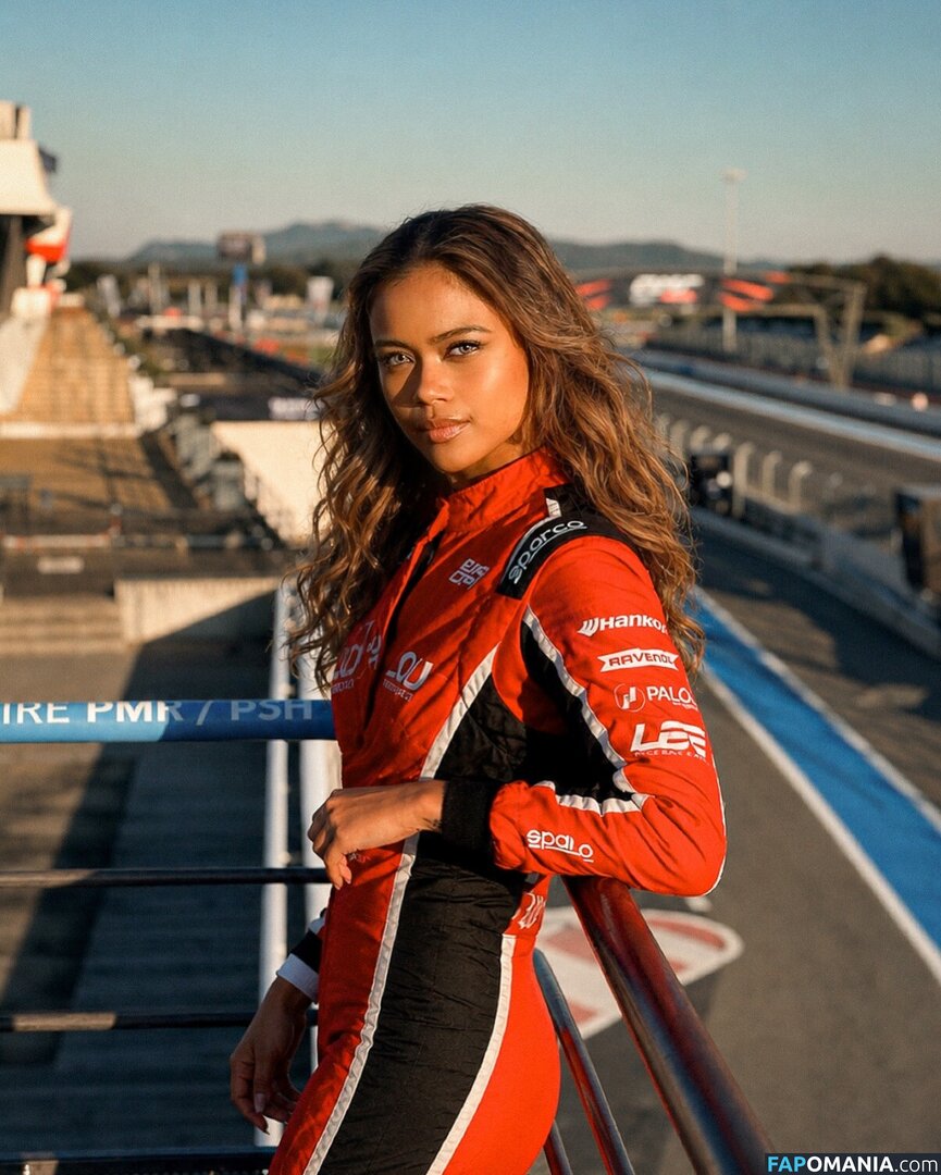 Bianca Bustamante / https: / racerbia Nud OnlyFans  Fotografie scursă #34
