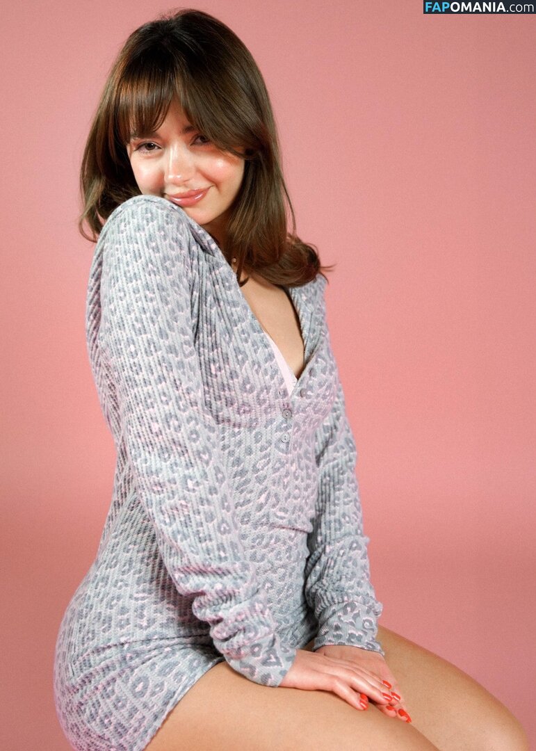Büşra Zeynep Çetin Nud OnlyFans  Fotografie scursă #2