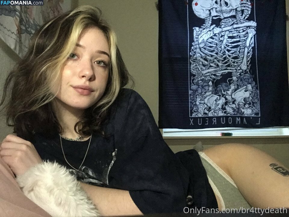 brattydeath / brattyydeath / cherry_grl / waifu.brattyydeath Nud OnlyFans  Fotografie scursă #38